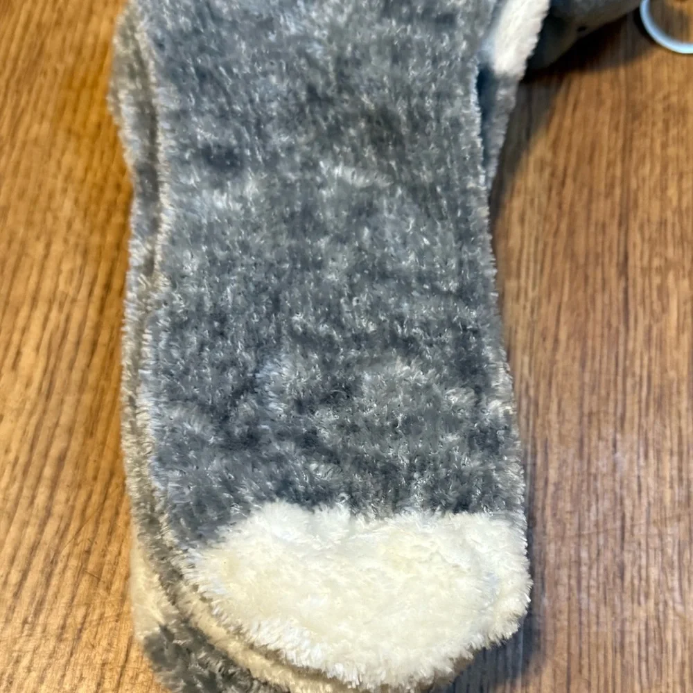 Aromasoles shea butter infused grey white striped fuzzy slipper socks keychain